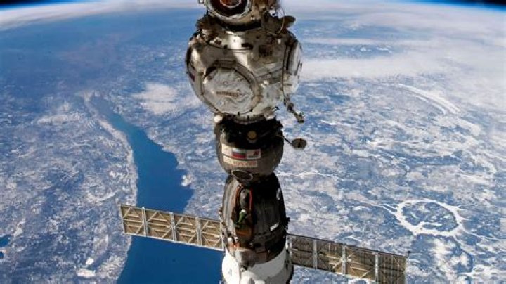 Getting the are the ISS is flying over using reverse geocoder